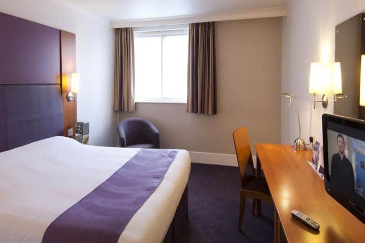 Premier Inn Κόλτσεστερ Εξωτερικό φωτογραφία