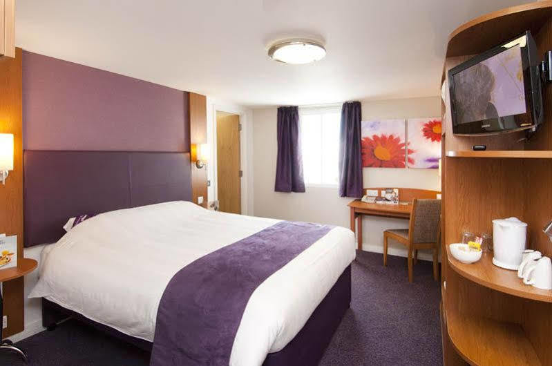 Premier Inn Κόλτσεστερ Εξωτερικό φωτογραφία