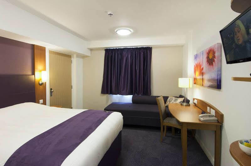 Premier Inn Κόλτσεστερ Εξωτερικό φωτογραφία